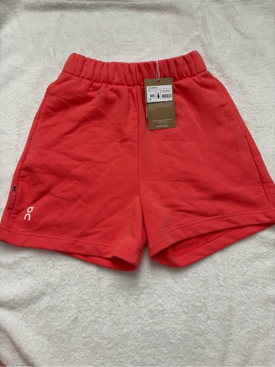 On Clouds Pants - On Running Women’s Coral Red Athletic Shorts